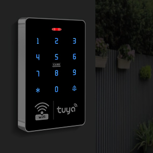 صفحه لمسی مستطیلی مشکی با اعداد و نمادهای آبی روشن. دارای نماد WiFi و برند «tuya» که نشاندهنده خانه هوشمند یا قابلیت کنترل دسترسی است.