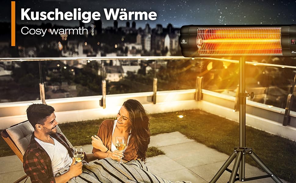 Buitenverwarming op balkon, verlichtend koppel onder deken. Tekst 'Kuschelige Wärme'