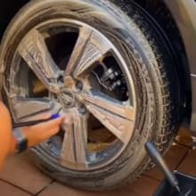 LLANTAS LIMPIA COCHE CAR NEUMATICOS RUEDA