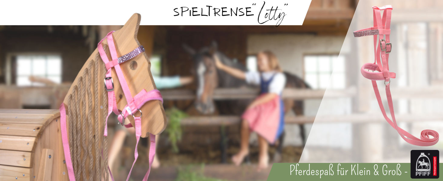 Spielzeugpferde mit pinken Trensen und Accessoires in einer scheunenähnlichen Umgebung. Der Text „SHELIPENSE“ ist in der oberen linken Ecke sichtbar