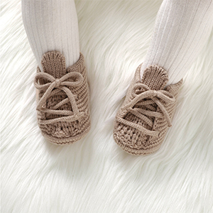 knit baby booties