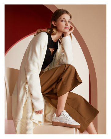 Women&#39;s Wide Toe Box Slip in Hands Free Shoes