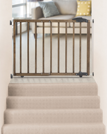 dreambaby nottingham wooden gro gate for top of stair or doorway hallway use