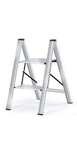 2 aluminium step ladders