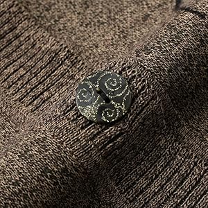 服の女性の先輩