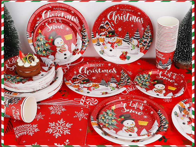 QZYL 200 PCS Christmas Paper Plates and Napkins, Serve 50
