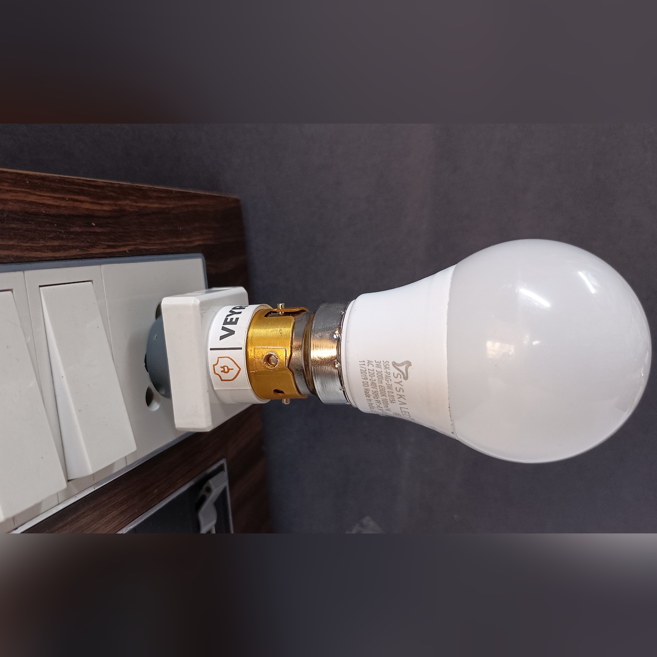 VEYRON Bulb Holders with Plug - Durable & Stylish -13