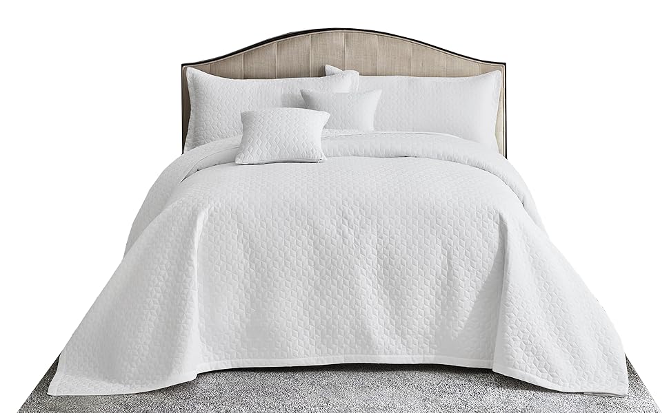 Oversized King Bedspread for Extra Wide Beds, Modern Look, Lightweight & Reversible Microfiber Cover, 100% Pure White 407ff471 Ff26 49d8 9099 Aae24a928249. CR0,0,1940,1200 PT0 SX970 V1