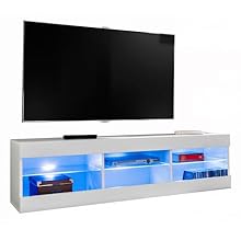 Weißer TV-Ständer mit blauer LED-Beleuchtung und drei Fächern für Mediengeräte. Großer Flachbildfernseher, oben montiert.