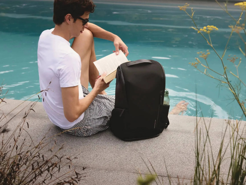 Light, slim and compact, engineered for easy organisation and all-day comfort.