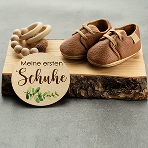 Schuhe und Meilensteinkarten