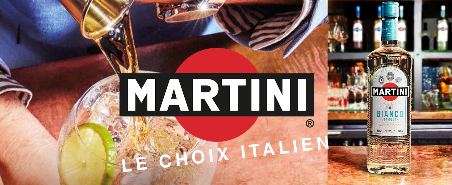 Plusieurs bouteilles et verres arborant la marque « MARTINI » avec le texte « LE CHOIX ITALIEN », mettant en valeur différents produits de boisson et servant des présentations.