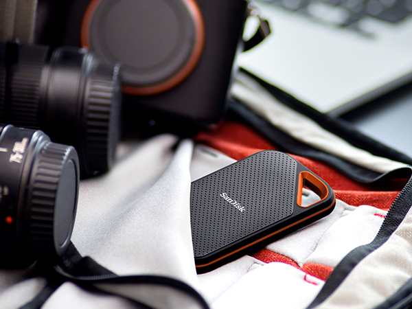 SanDisk 4TB Extreme PRO Portable SSD - Up to 2000MB/s - USB