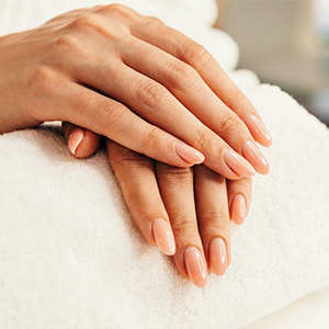 La mezcla de aceite de vitamina E de Nexon Botanics es la manera perfecta de mejorar naturalmente el brillo de las uñas quebradizas