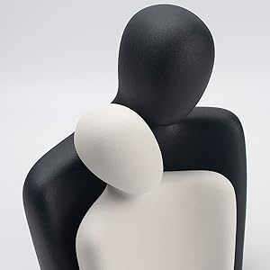 statue