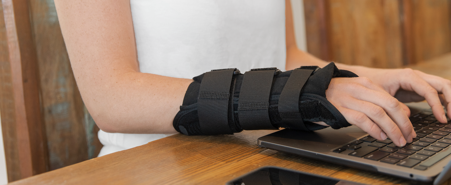 BraceAbility Volar Wrist Splint Right or Left Hand