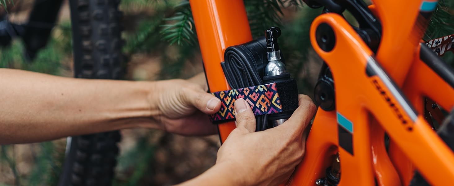 Granite グラナイトパンク Punk CO2タイヤインフレーター シリコンスリーブ付き - プレスタバルブ専用
