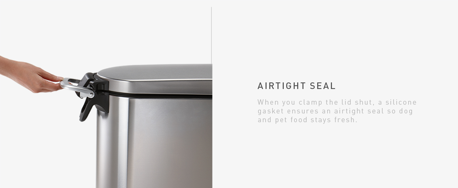 Airtight Seal | When you clamp the lid shut, a silicone gasket ensures an airtight seal