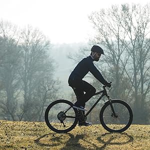 Porte-bouteille vélo avec bouteille