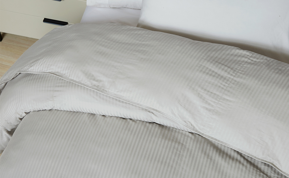 DOWNLITE World's Biggest Comforter Colossal King Size