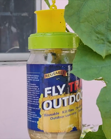 Glovv reusable fly boottle