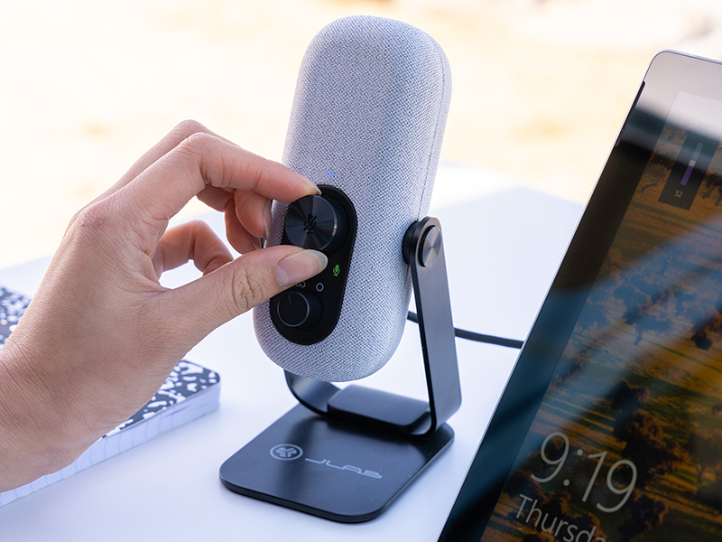 turning down the volume knob on the go talk mic