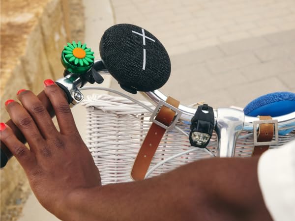 新品未開封 UE ROLL ワイヤレススピーカー Ultimate Ears、専用浮き輪が付属した360度スピーカー「UE ROLL