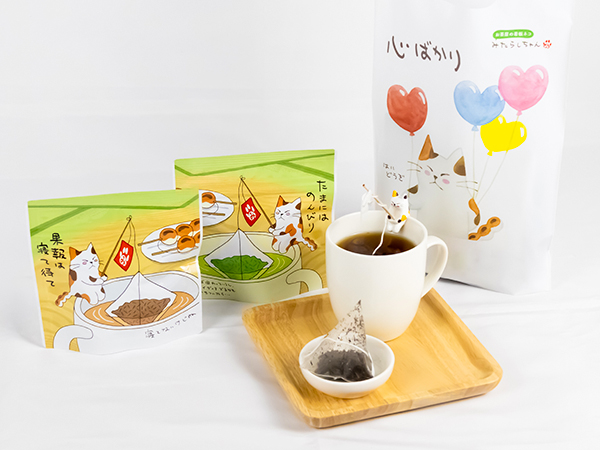 紅花染め古布　　忙しいねこお母さんのバッグ Amazon | 荒畑園 猫グッズ 紅茶 ギフト 敬老の日 女性 母