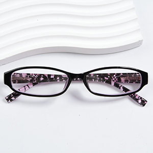 women reading glasses