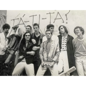 Os Titãs do Iê-Iê ainda como noneto, com o vocalista Ciro Pessoa