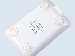 Appareil rectangulaire blanc avec quatre lumières circulaires. Le texte sur l'appareil indique « Point d'accès mobile UFB ». Il semble s'agir d'un point d'accès Wi-Fi portable ou d'un appareil Internet mobile