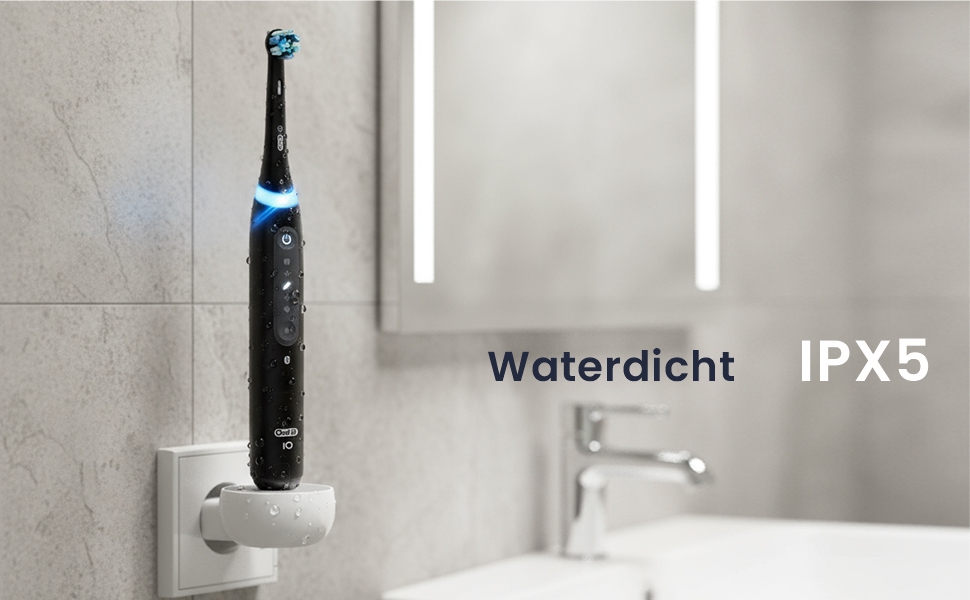 روی متن نوشته شده «ضد آب IPX5». نماهای متعدد از یک دستگاه دیواری شیک در محیط حمام، که نصب و استفاده ضد آب را نشان میدهد.