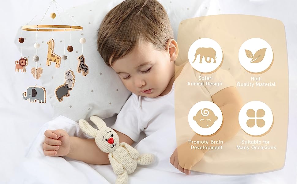 Babymobil mit Tierfiguren aus Holz über dem schlafenden Säugling. Die nebenstehende Infografik hebt die Vorteile mobiler Geräte hervor: stimuliert die Sinne, fördert die Gehirnentwicklung, verbessert den Schlaf und unterhält