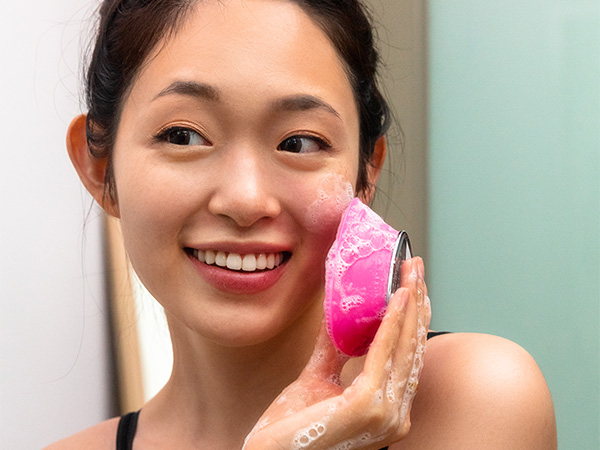sonic facial cleansing brush