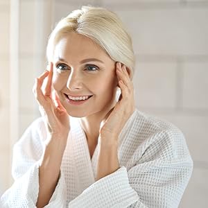 Our face oil is sutible for a wide range of ages and can help with many skin problems