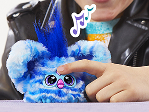 TO M Y ファービー【値下げ中】 Hasbro Furby Tie Dye, Zabawka Wypchane (5010996205308