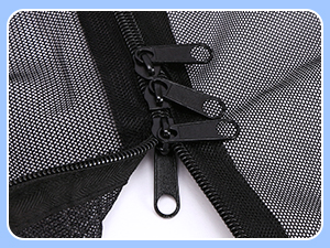 3 zippers that can be opened as needed and can also be opened from the center