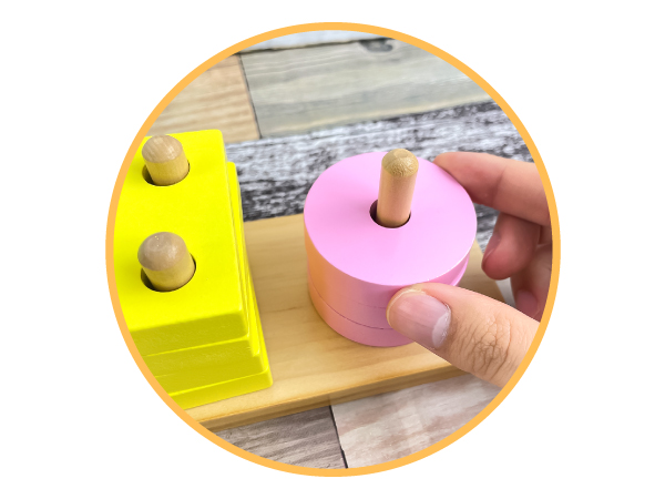 メープルとチェリーの積み木、オブジェ 45mm、16ピース　 木箱付き メープルとチェリーの積み木、オブジェ 45mm、16ピース 木箱付き