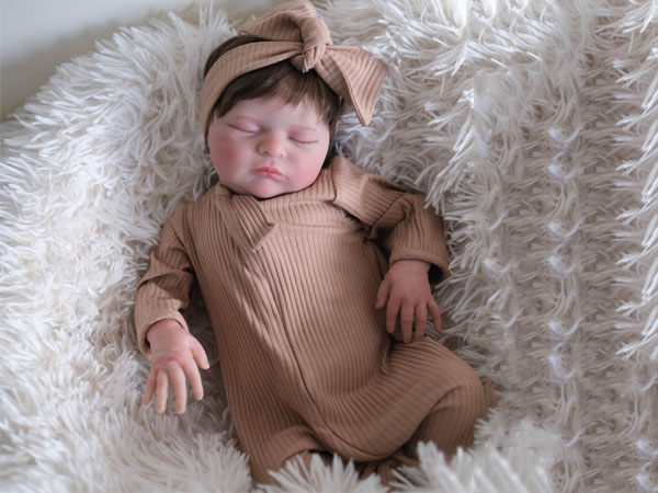 リボーンドール　　Laura Amazon.com: RXDOLL Reborn Baby Dolls Laura Girl 20 Inch