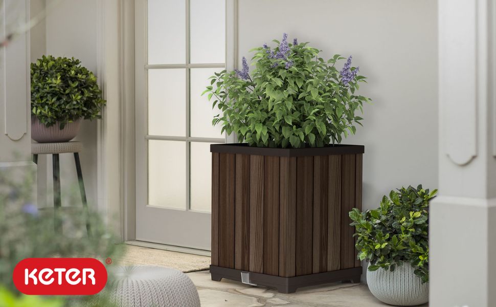 signature planter