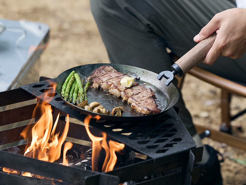 バーベキュー・調理用品 yamatoumi55 Amazon.co.jp: TAKIBING FRYPAN 焚き火フライパン 鉄フライパン