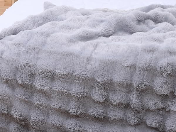 未使用品　電気毛布 【表面兎毛調+裏面ポリエステル素材】 190×130cm Amazon.co.jp : MOSMEE 電気毛布 【表面兎毛調+裏面ポリエステル