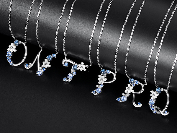 【Grace Personalized】EVELYNN INITIALネックレス 71jqNhaAO8L._UY1000_.jpg
