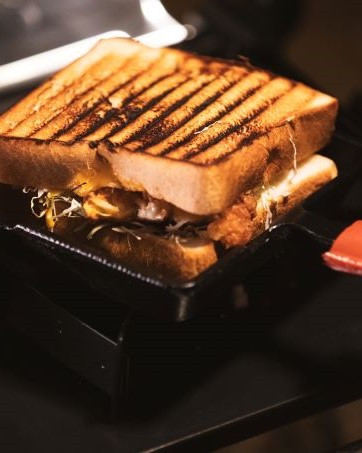 Amazon.co.jp: 【旨味を閉じ込める本格派グリルパン】アサヒ