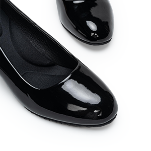 closed toe pumps