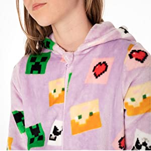 Close up of neckline