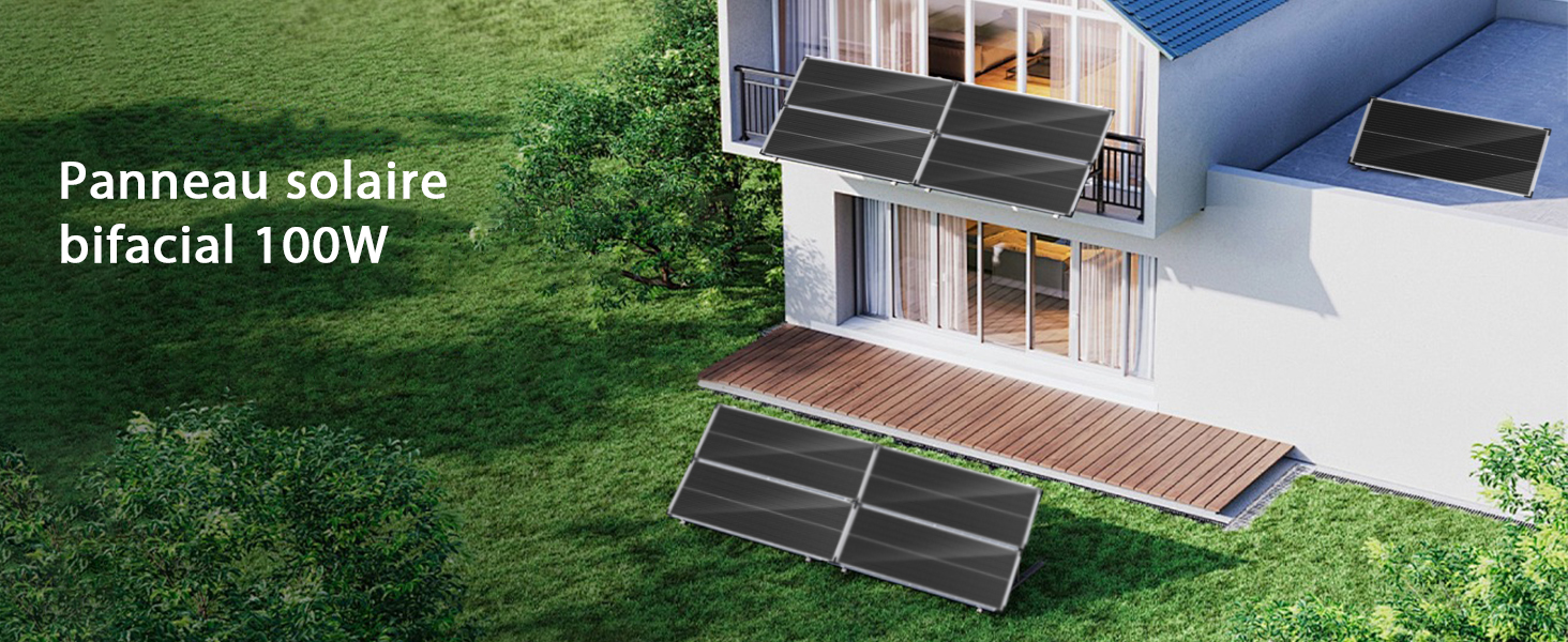 Panneaux solaires bifaciaux de 100 W installés sur le toit et le balcon d'une maison. Les panneaux sont noirs, rectangulaires et montrent qu'ils absorbent la lumière du soleil dans un cadre résidentiel entouré de gazon et d'arbres.