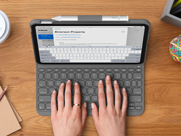 SLIM FOLIO iPad 第10世代 A16 Capa com Teclado Logitech Slim Folio para iPad (10ª geração