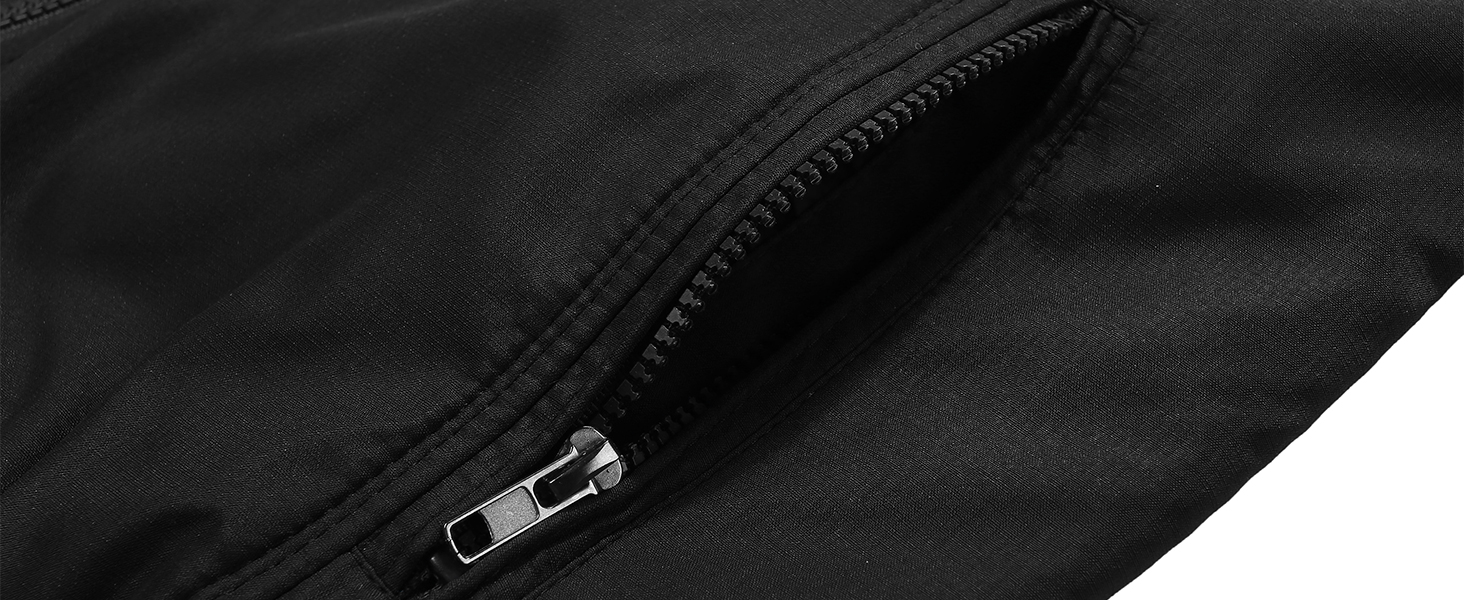 zippered pockets
