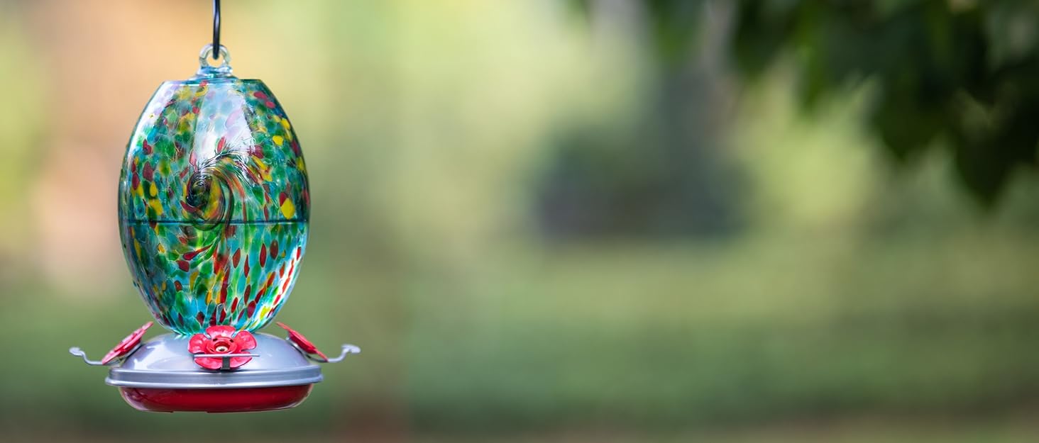 charming and attractive hummingbird feeder